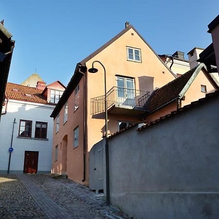 Хостел Visby Logi & Vandrarhem Экстерьер фото